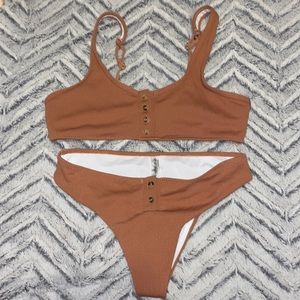 Very cute bikini set!!
